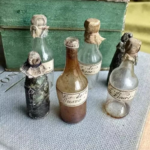 Rare Doll's House Boxed Miniature Glass Bottles Circa 1790