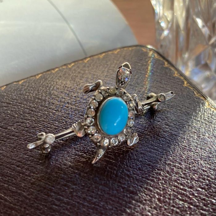Silver and turquoise cabochon tortoise brooch