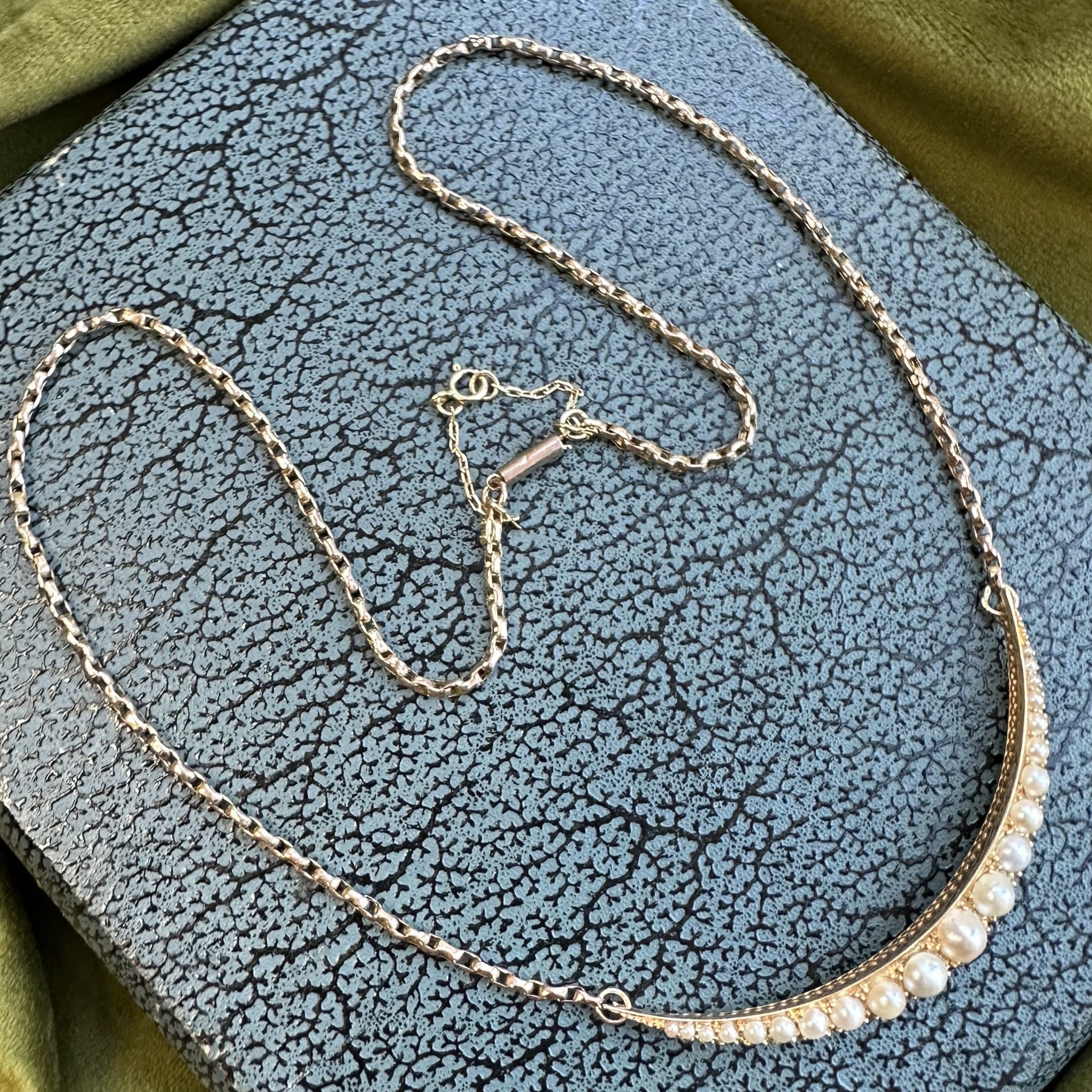 Antique 15ct Gold & Pearl Crescent Necklace - Image 2