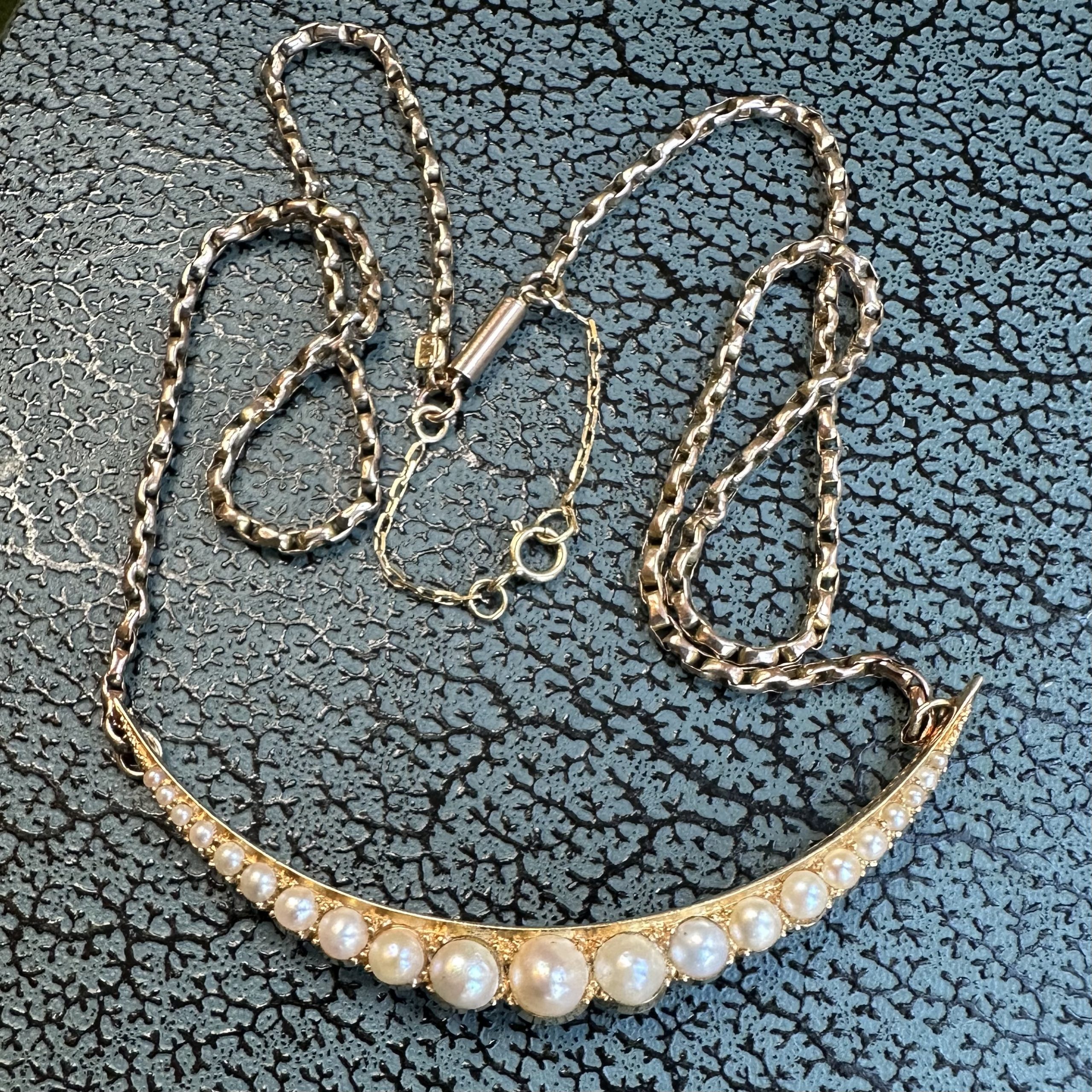 Antique 15ct Gold & Pearl Crescent Necklace - Image 4