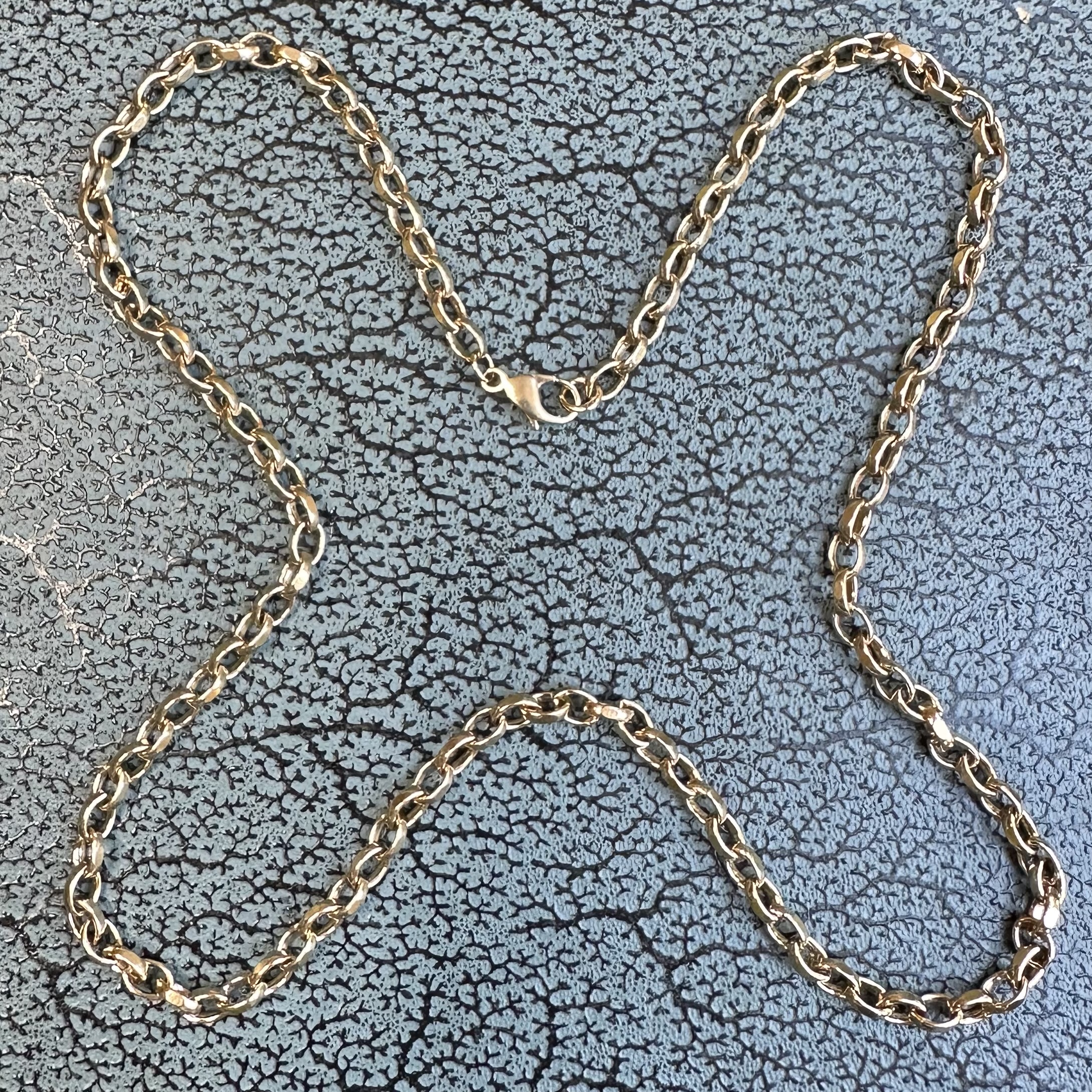 Fantastic 9ct Diamond Cut Biker Chain - Image 4