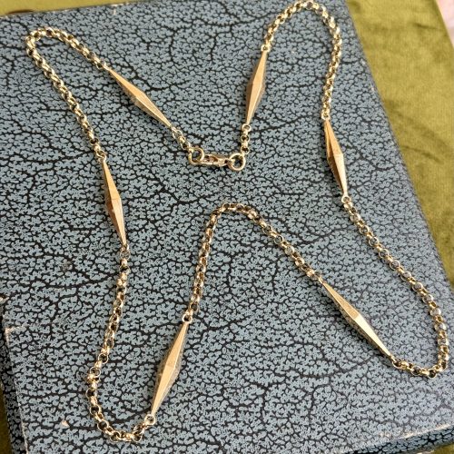 Gorgeous Antique 9ct Station Chain
