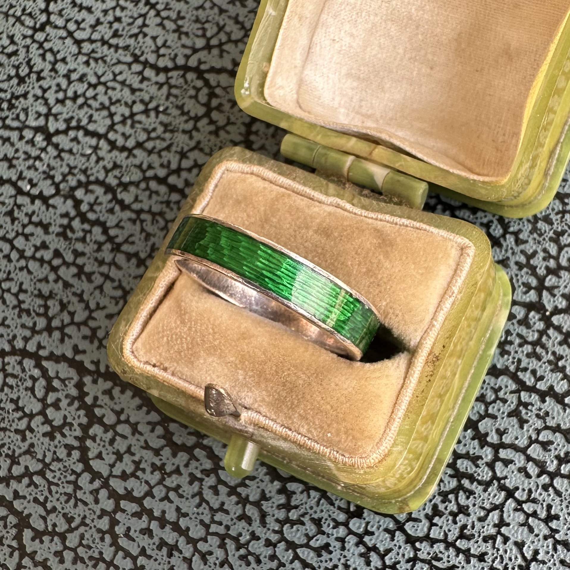 Vintage Garrard Sterling Silver & Green Enamel Ring - Image 4