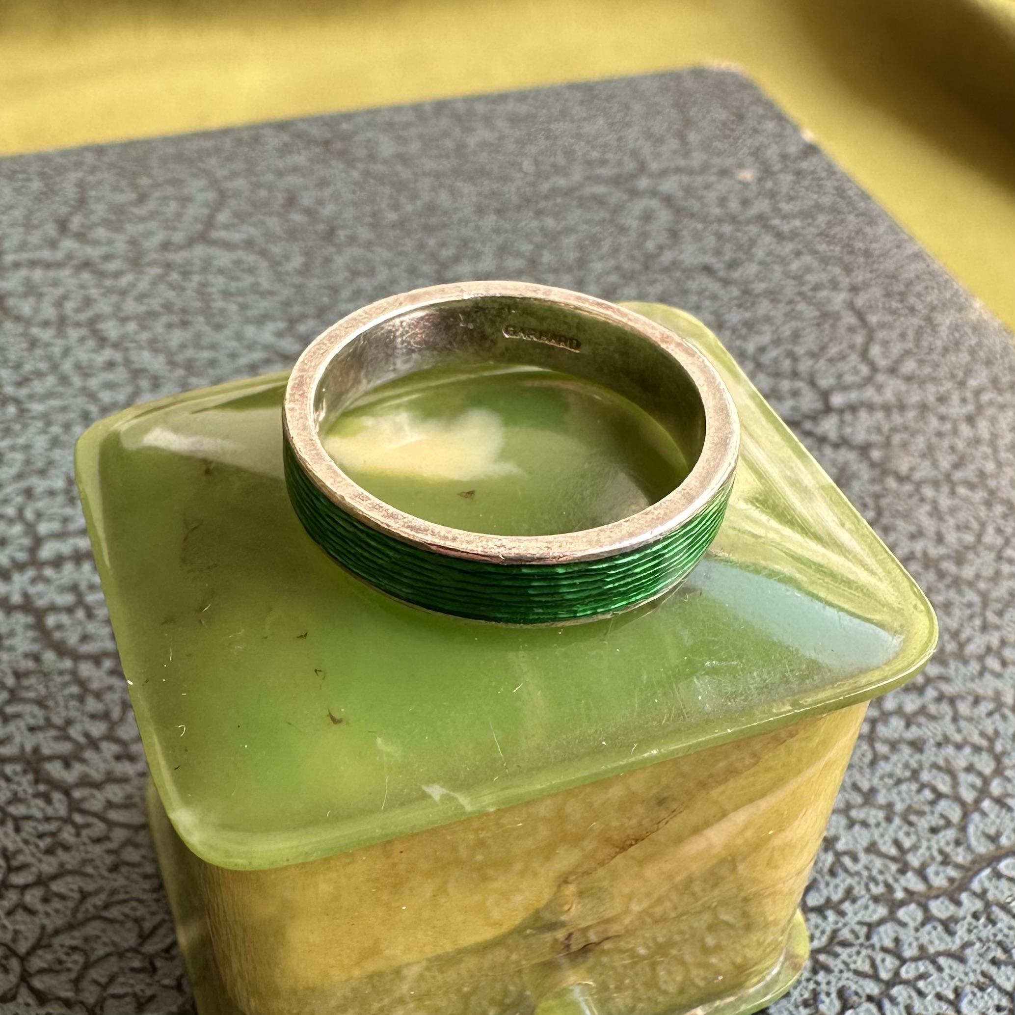 Vintage Garrard Sterling Silver & Green Enamel Ring - Image 8
