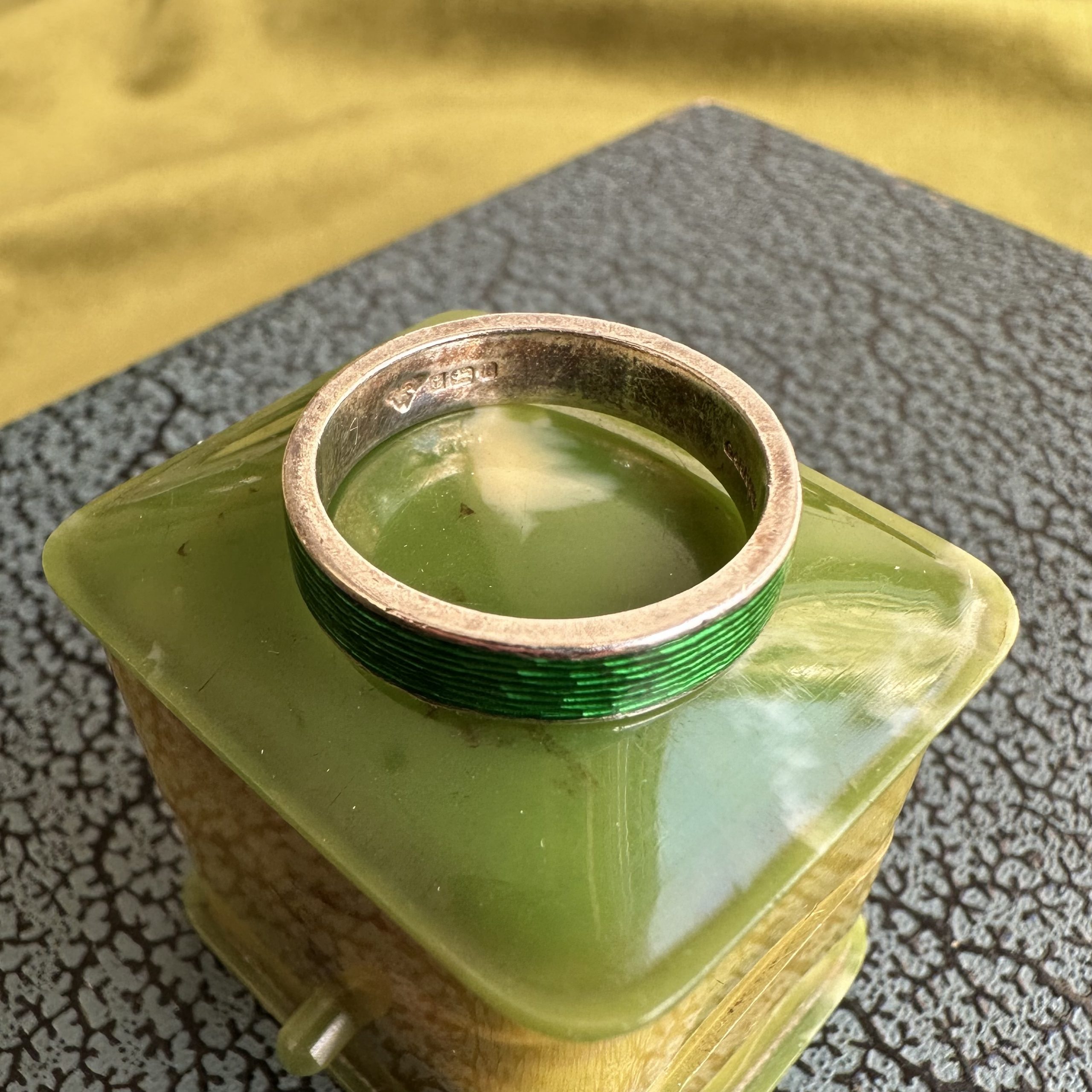 Vintage Garrard Sterling Silver & Green Enamel Ring - Image 9