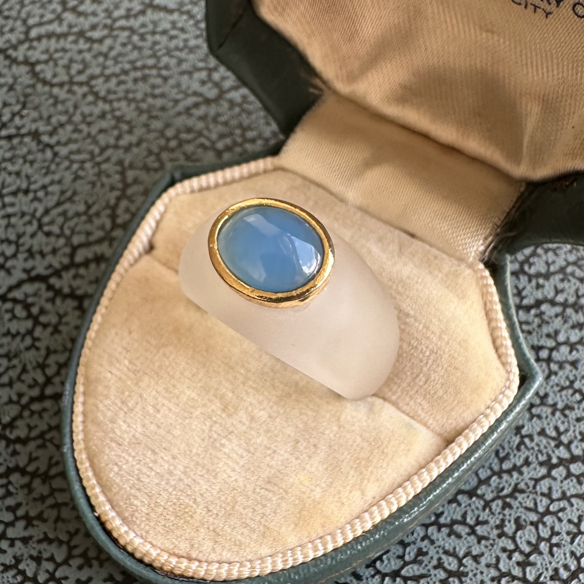 Vintage Rock Crystal & Blue Chalcedony Cabochon Ring - Image 5