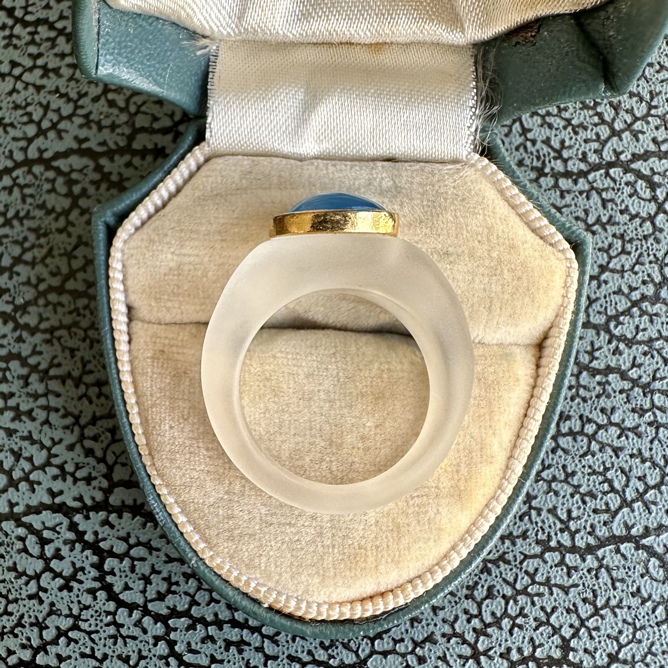 Vintage Rock Crystal & Blue Chalcedony Cabochon Ring - Image 8