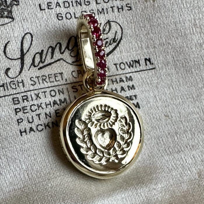 Victorious Love Intaglio Ingot Pendant With 14ct Gold With Ruby EnaBailer