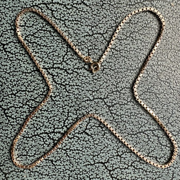 Vintage UnoAerre Box Link Chain 9ct Gold - Image 3
