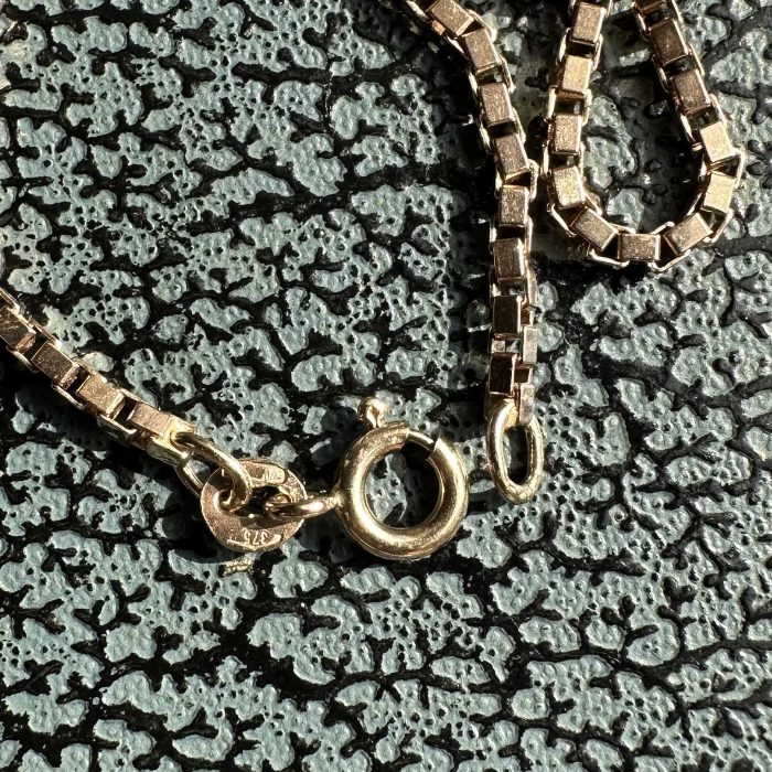 Vintage UnoAerre Box Link Chain 9ct Gold - Image 5