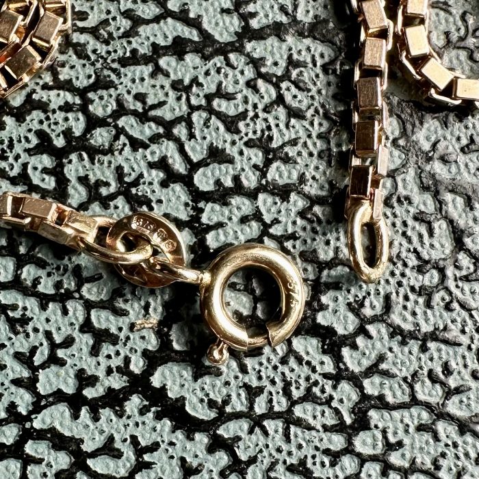Vintage UnoAerre Box Link Chain 9ct Gold - Image 6