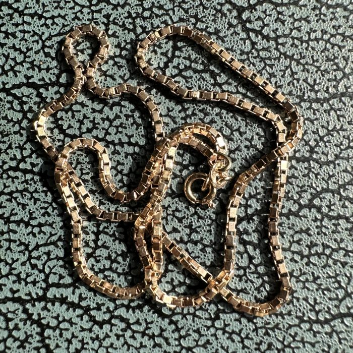 Vintage UnoAerre Box Link Chain 9ct Gold - Image 7