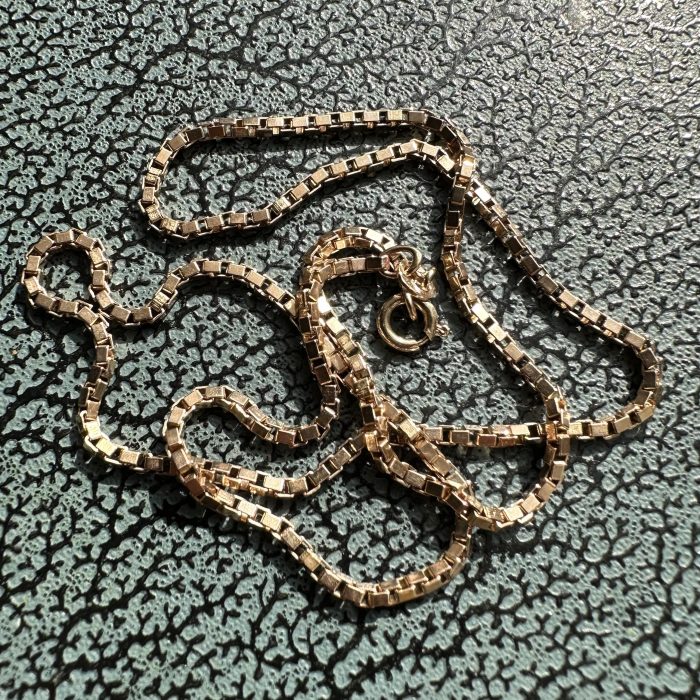 Vintage UnoAerre Box Link Chain 9ct Gold - Image 8