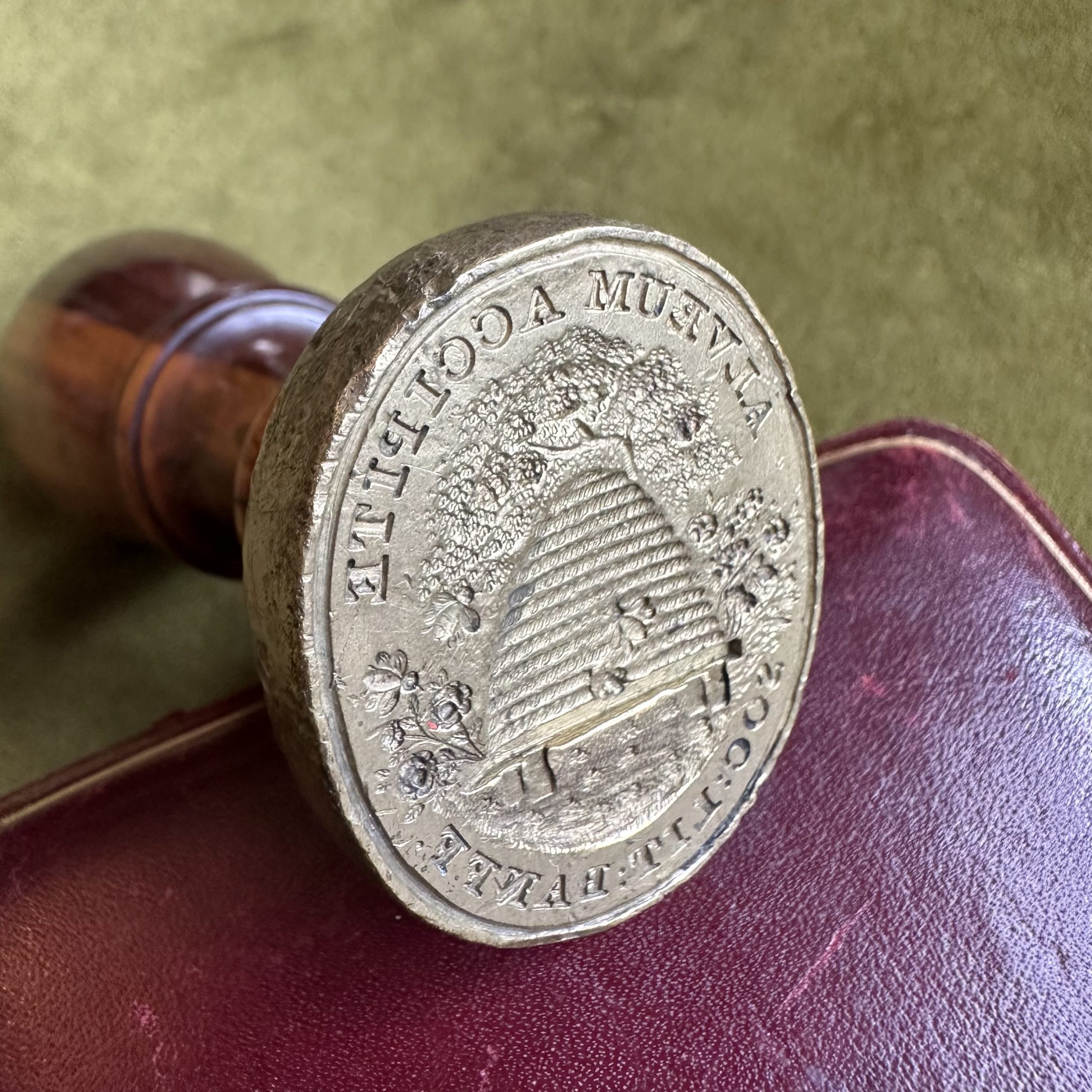Banff Literary Society Laburnum & Brass Desk Seal With Beehive Matrix - Image 3