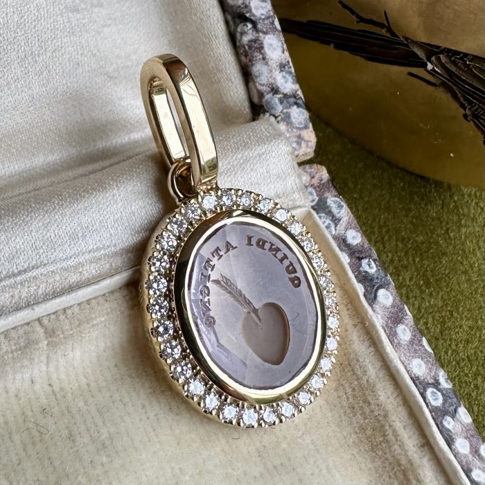 'Therefore I Act' 18ct Gold and Diamond Pendant - Image 3
