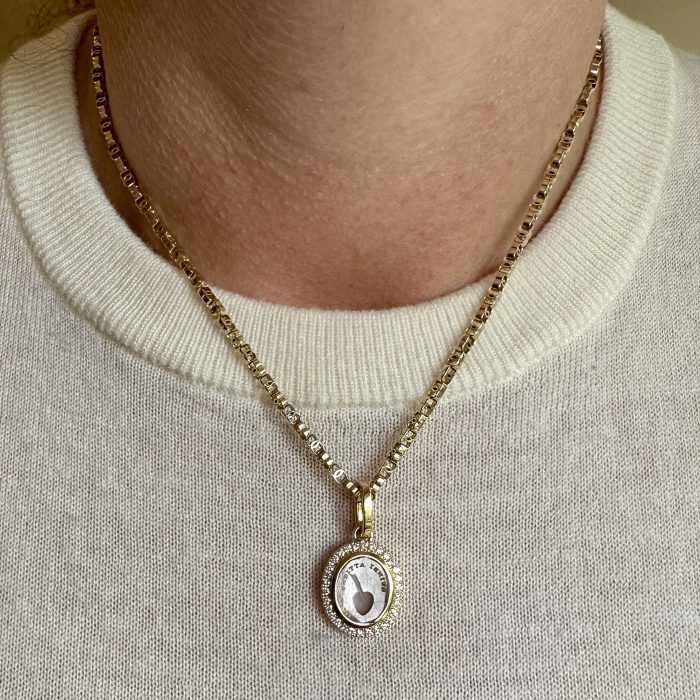 'Therefore I Act' 18ct Gold and Diamond Pendant - Image 6
