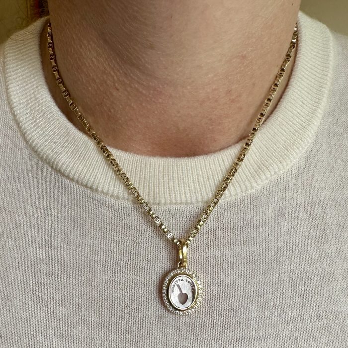 'Therefore I Act' 18ct Gold and Diamond Pendant - Image 2
