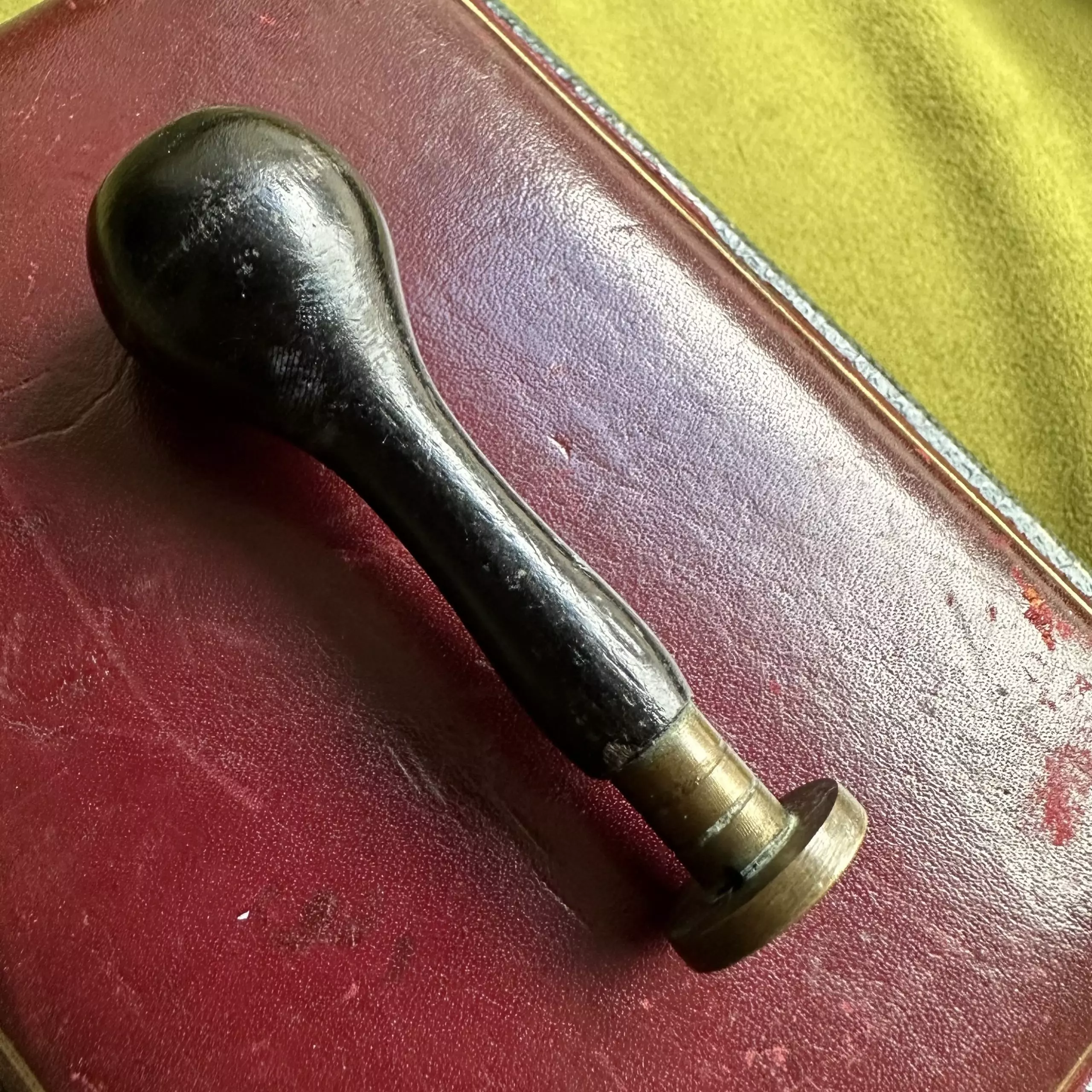 Initial E Desk Seal - Image 3