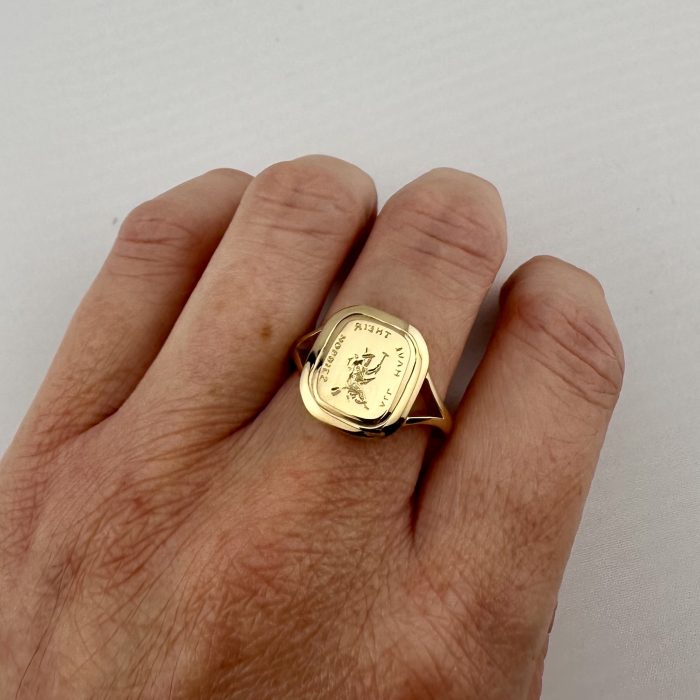 The Witch 18ct Gold Ring - Image 9