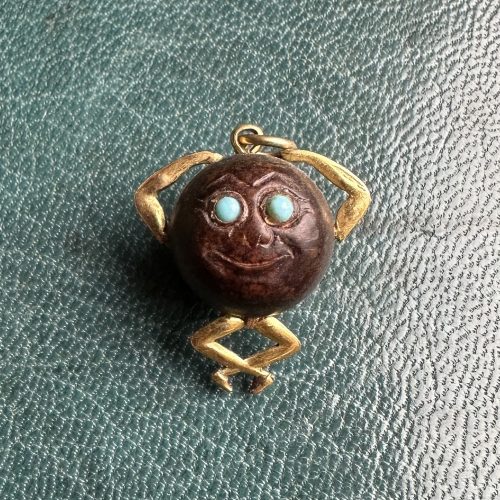Antique Touch Wud 9ct Gold Lucky Charm