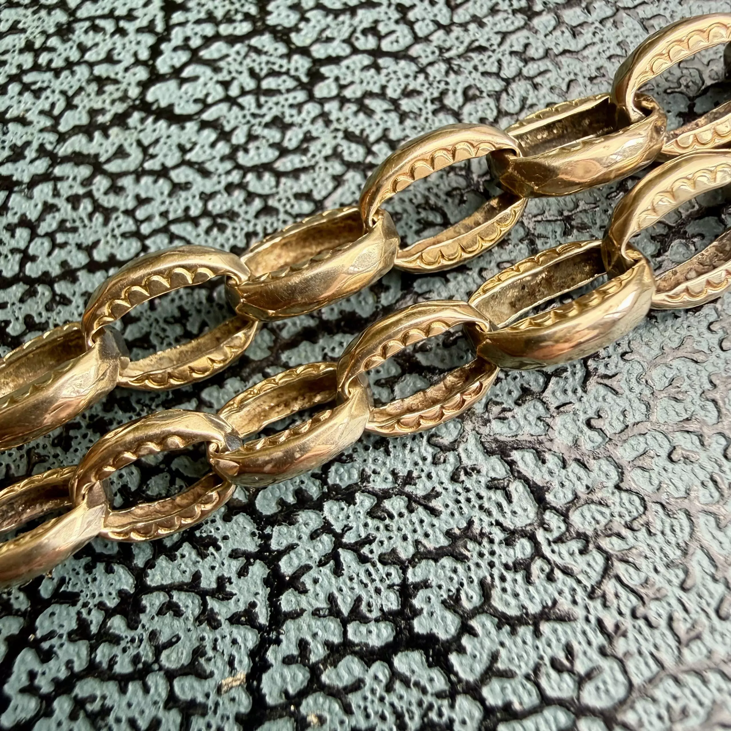 Sensational 9ct Engraved Victorian Chain - Image 6
