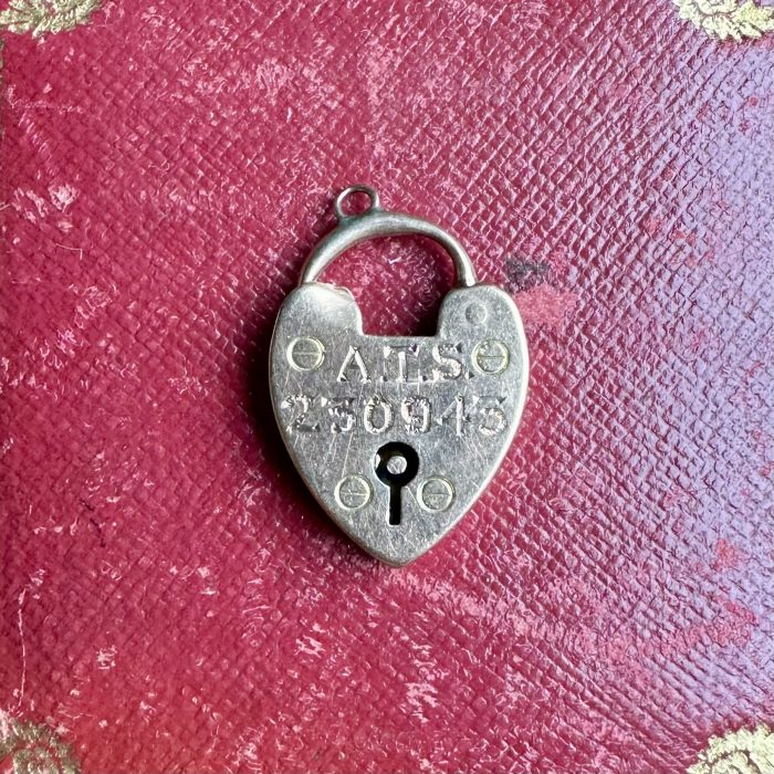 Antique 9ct Heart Padlock - Engraved For The Woman's Auxiliary Territorial Service - Image 4