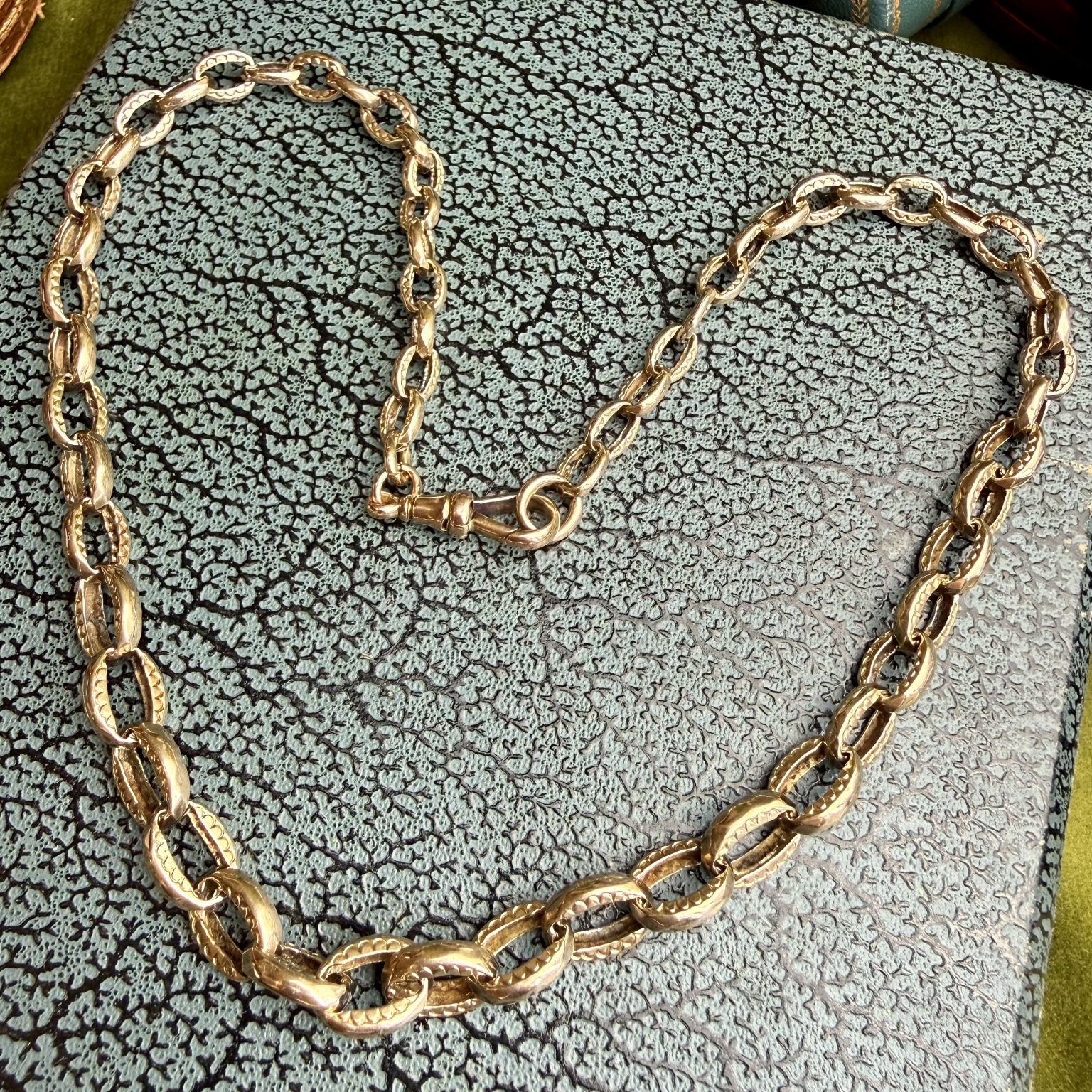 Sensational 9ct Engraved Victorian Chain - Bauble Magpie