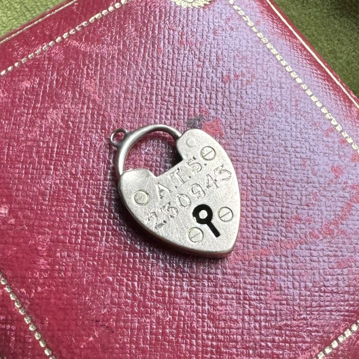Antique 9ct Heart Padlock - Engraved For The Woman's Auxiliary Territorial Service