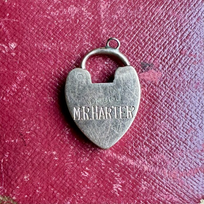 Antique 9ct Heart Padlock - Engraved For The Woman's Auxiliary Territorial Service - Image 7