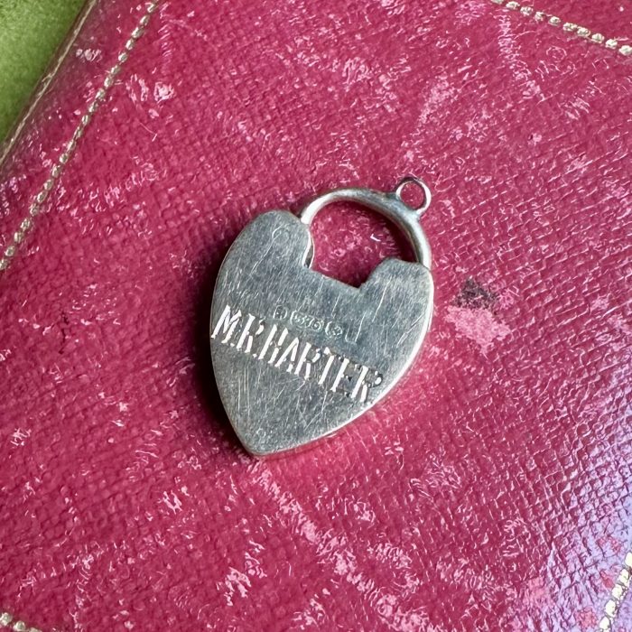Antique 9ct Heart Padlock - Engraved For The Woman's Auxiliary Territorial Service - Image 6