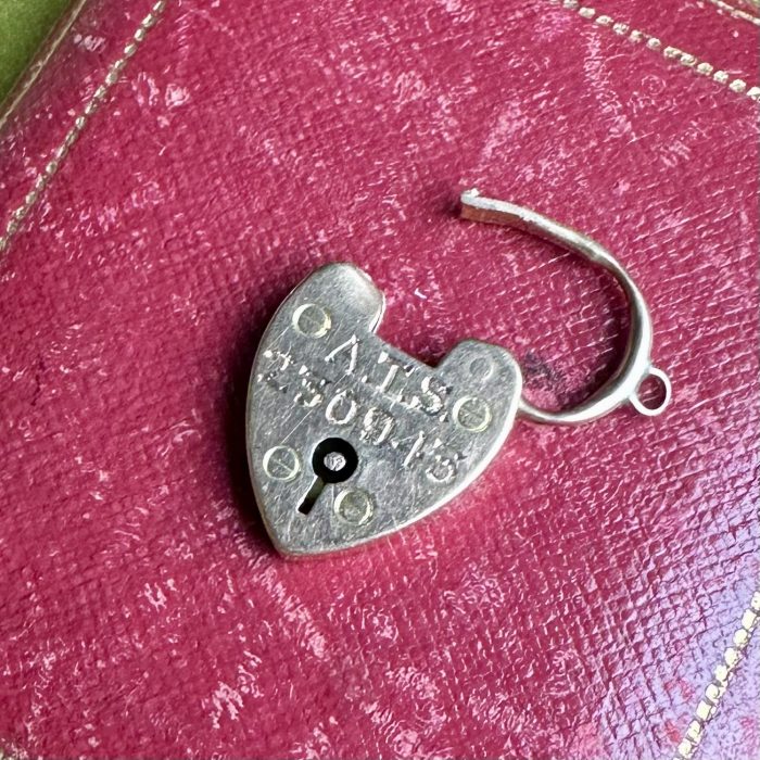 Antique 9ct Heart Padlock - Engraved For The Woman's Auxiliary Territorial Service - Image 9
