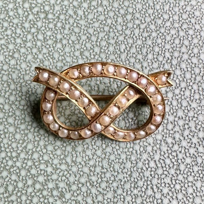 Victorian 15ct Gold & Split Seed Pearl Lovers' Knot Brooch