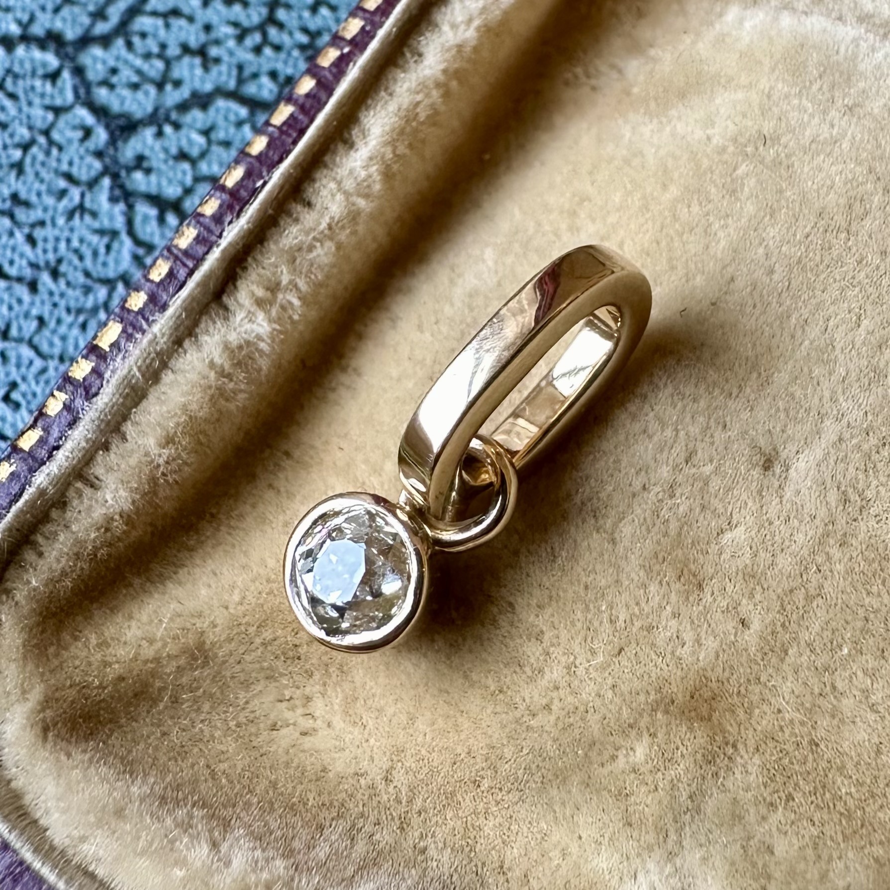 Splendiferous 18ct & 0.55ct OCD Pendant - Image 3