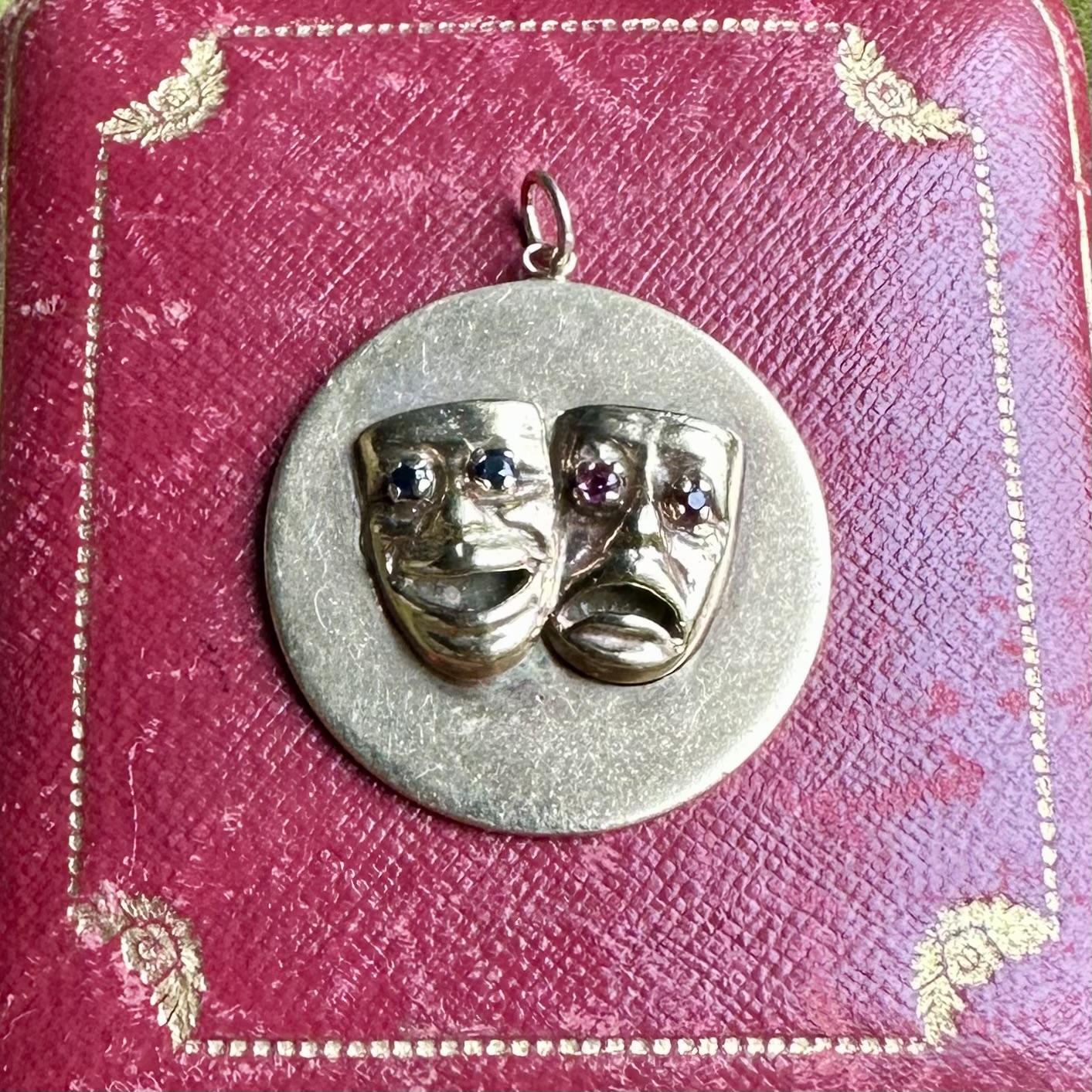 Vintage 9ct Gold Comedy Tragedy Theatre Masks Pendant