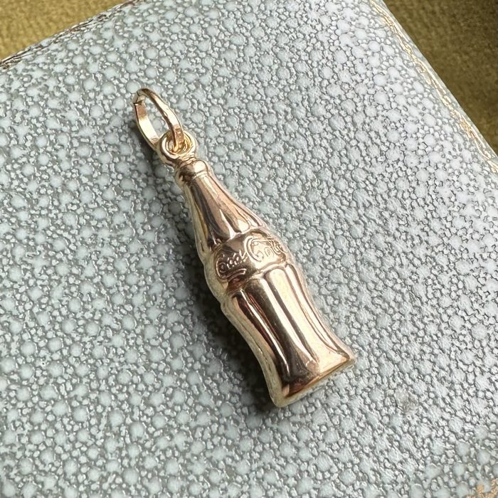 9ct Gold Coca Cola Bottle Charm - Image 3