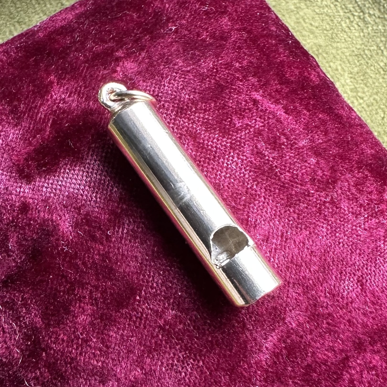 Vintage 9ct Gold Whistle Pendant - Image 5