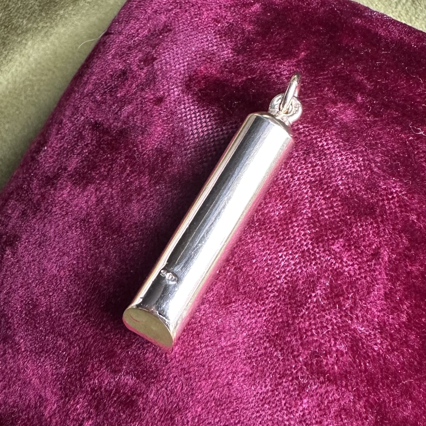 Vintage 9ct Gold Whistle Pendant - Image 9