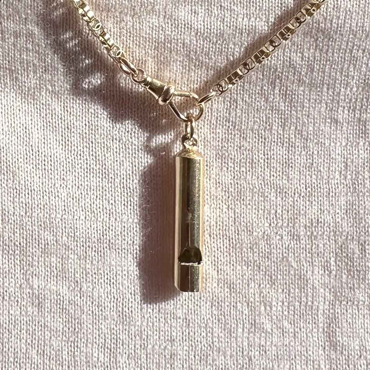 Vintage 9ct Gold Whistle Pendant - Image 10