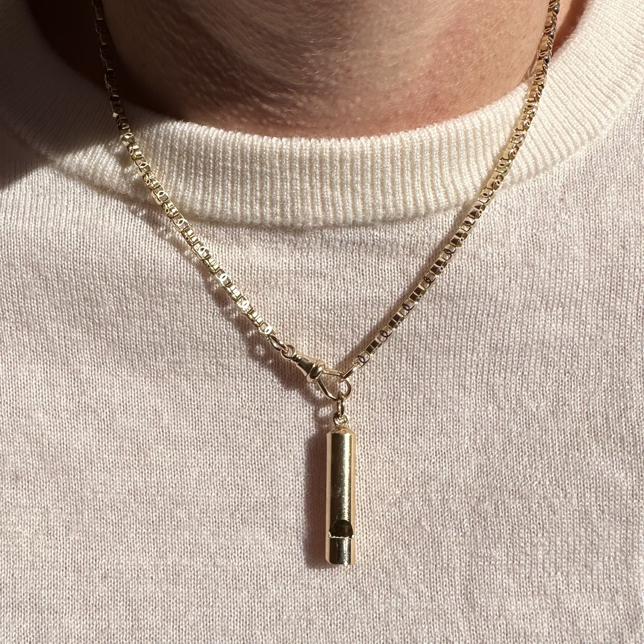 Vintage 9ct Gold Whistle Pendant - Image 2