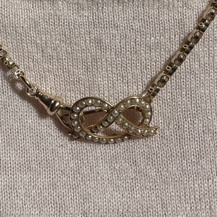 Victorian 15ct Gold & Split Seed Pearl Lovers' Knot Brooch - Image 10