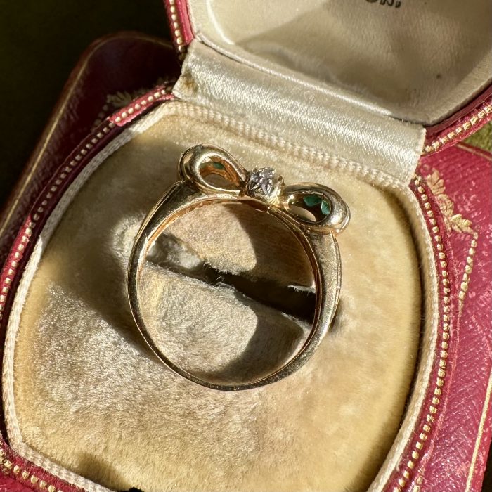 14ct Emerald & Diamond Bow Ring - Image 8