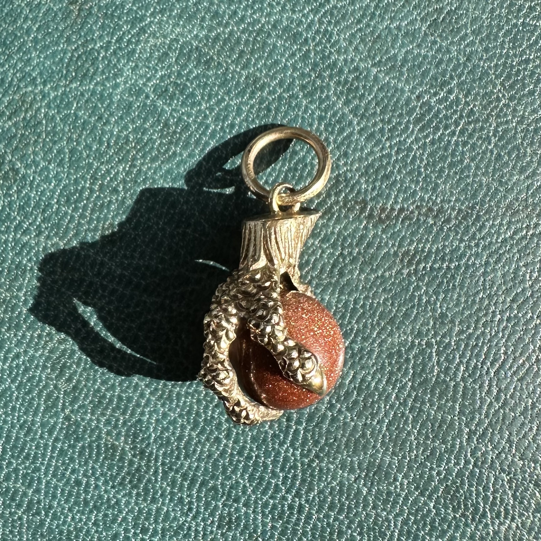 Vintage 9ct Gold & Goldstone Orb Dragon Claw Pendant - Image 4