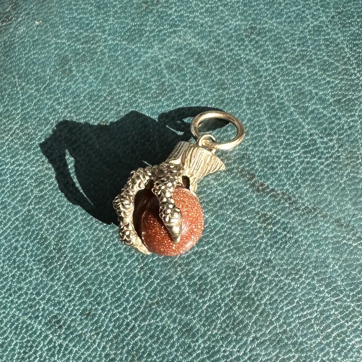 Vintage 9ct Gold & Goldstone Orb Dragon Claw Pendant - Image 7