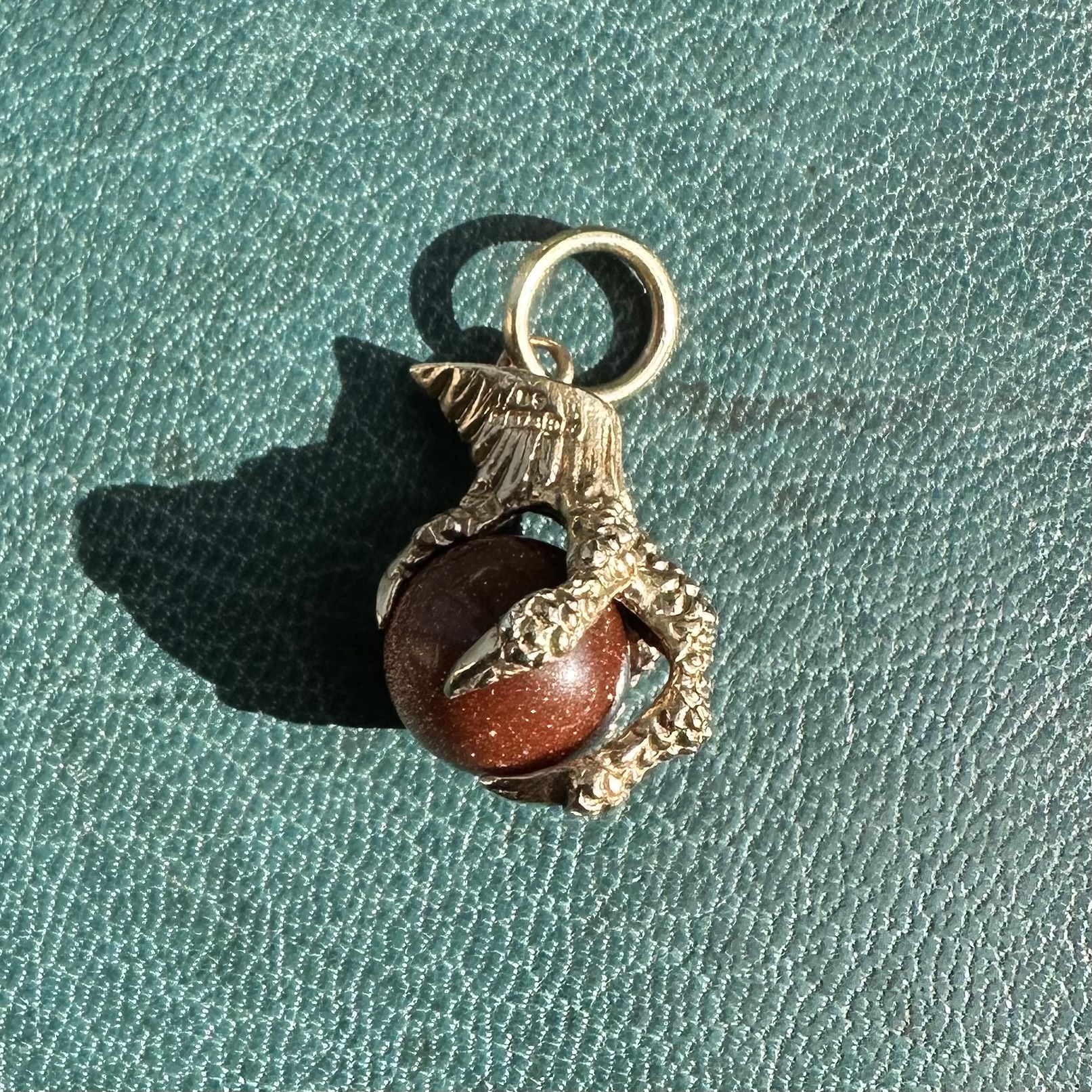 Vintage 9ct Gold & Goldstone Orb Dragon Claw Pendant - Image 8