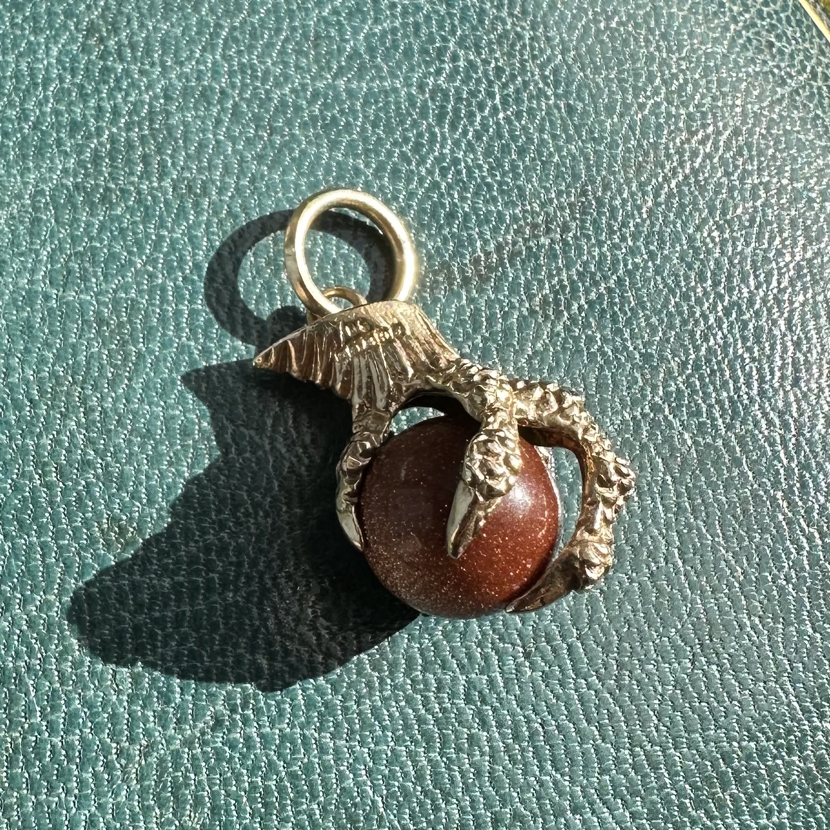 Vintage 9ct Gold & Goldstone Orb Dragon Claw Pendant - Image 9