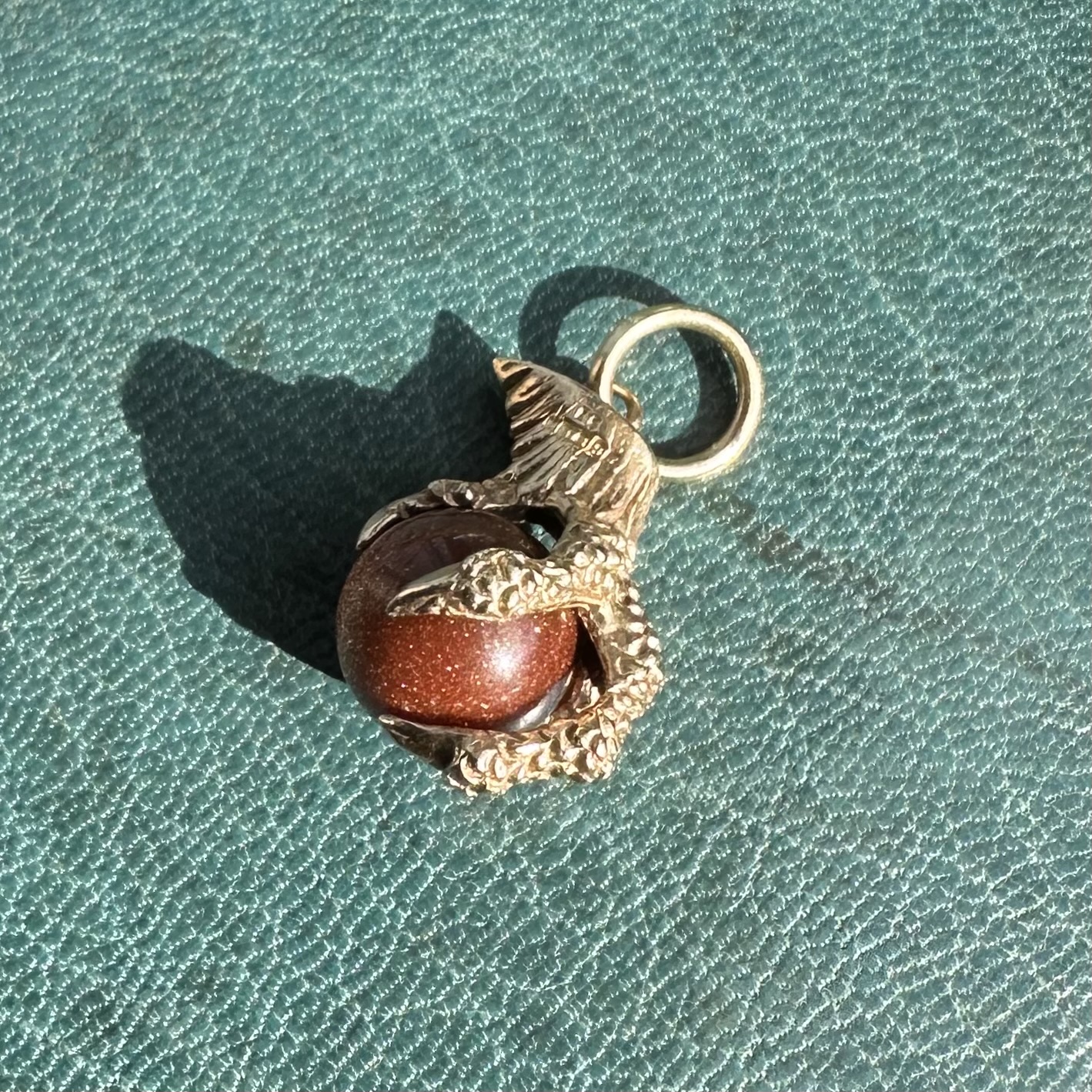 Vintage 9ct Gold & Goldstone Orb Dragon Claw Pendant - Image 10