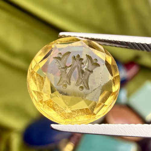 Gothic M (or W) Intaglio