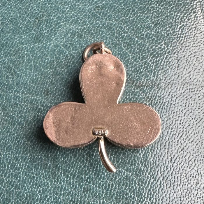 Victorian 9ct Scarab Beetle Shamrock Pendant - Image 5