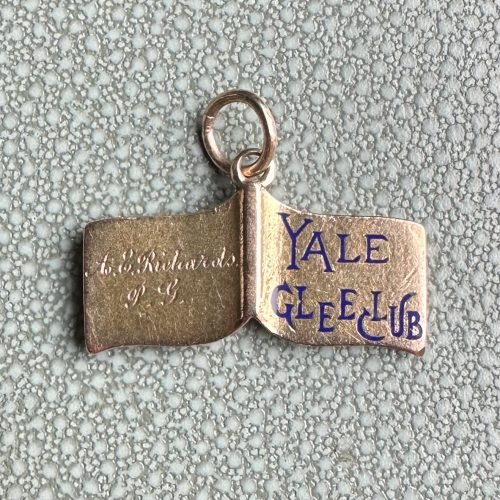 Vintage 15ct Gold & Enamel Yale Glee Club Pendant