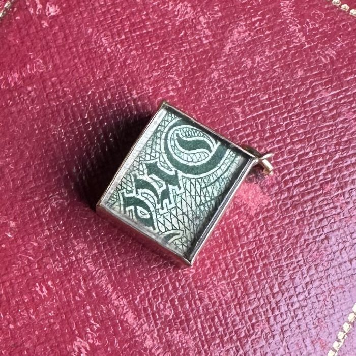 Vintage 9ct Gold One Pound Emergency Break Glass Pendant - Image 5